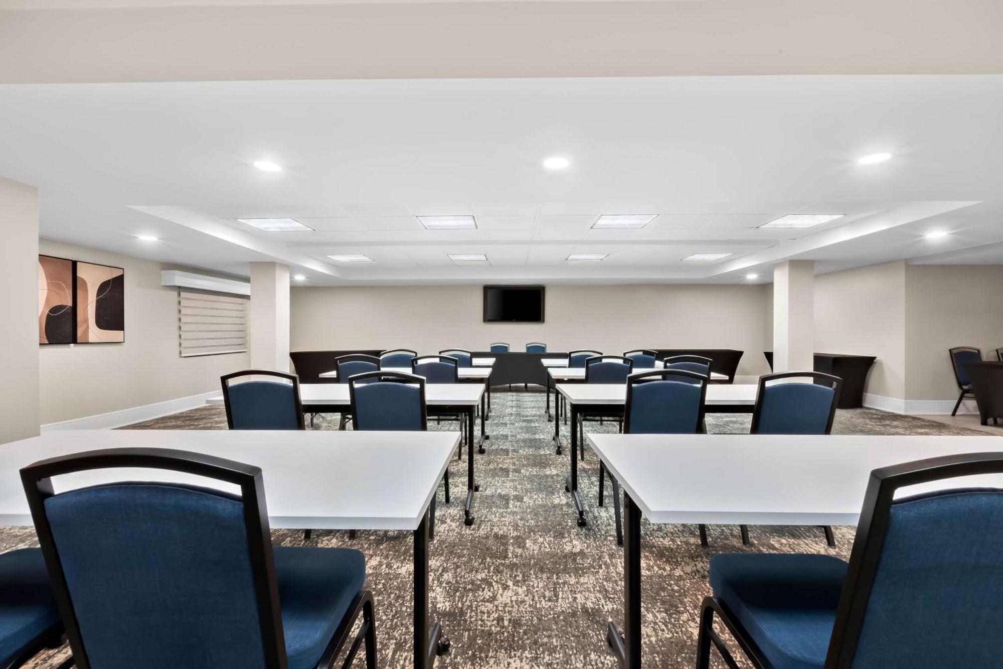 Latitude Suites Tinton Falls Eatontown - BW Premier Collection Bagian luar foto
