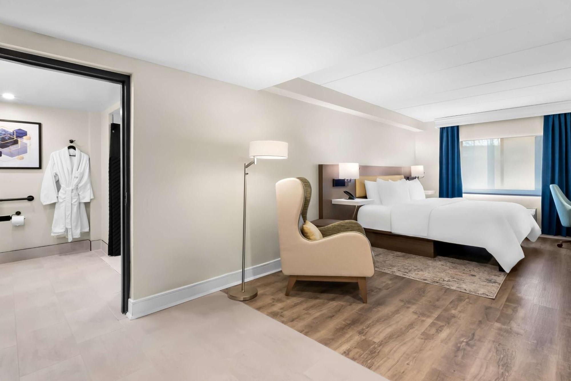 Latitude Suites Tinton Falls Eatontown - BW Premier Collection Bagian luar foto