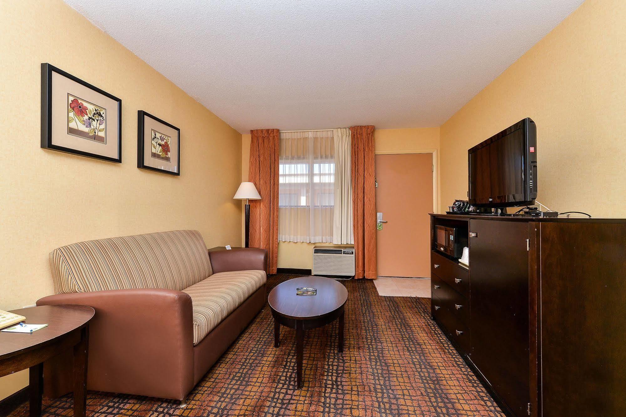 Latitude Suites Tinton Falls Eatontown - BW Premier Collection Bagian luar foto