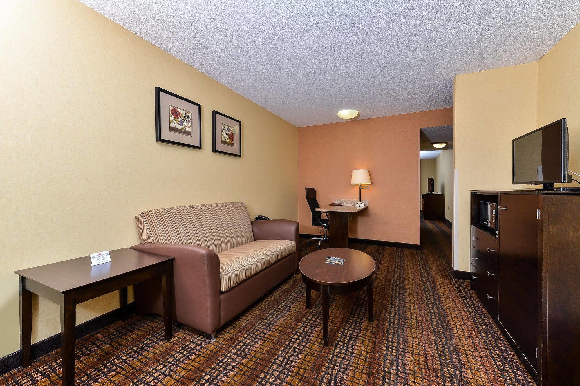 Latitude Suites Tinton Falls Eatontown - BW Premier Collection Bagian luar foto